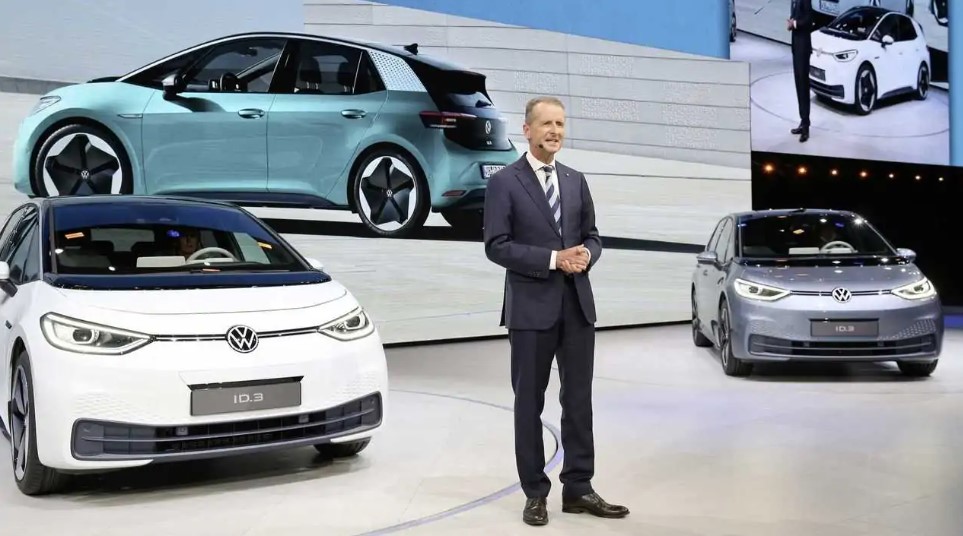 Szef Grupy VW mówi, że jest za wcześnie, aby iść na całość z pojazdami elektrycznymi…